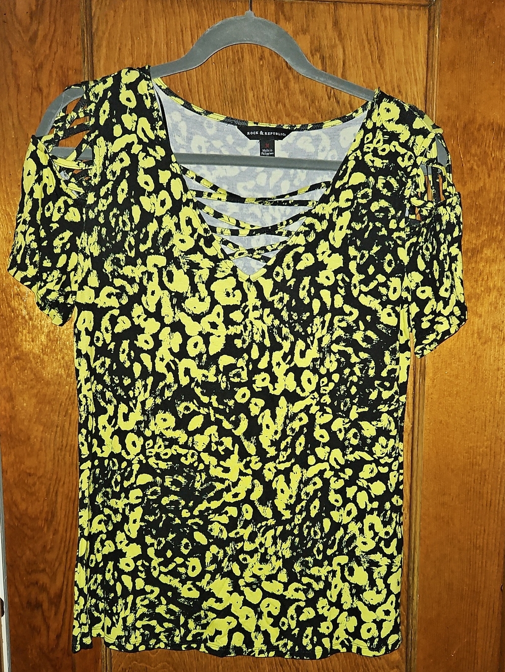 Rock & Republic Black and Yellow Leopard Cold-Shoulder Tee